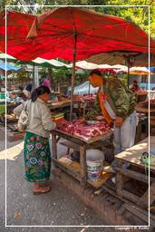 Mercato di Luang Prabang (176)
