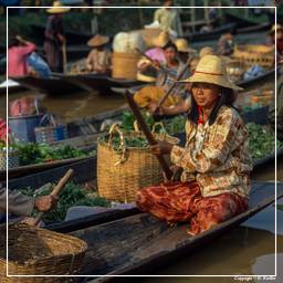 Birmanie (649) Inle - Marché flottant