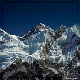 Khumbu (56) Everest (8 848 m)