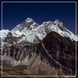 Khumbu (96) Everest (8 848 m)