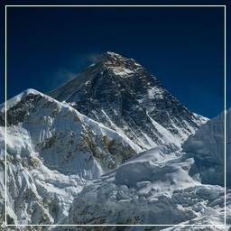 Khumbu (321) Everest (8 848 m)