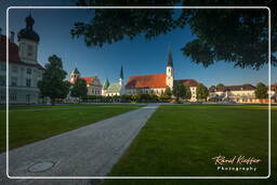 Altötting (22) Stiftspfarrkirche St. Philipp und Jakob