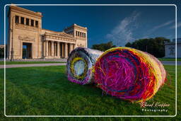 Königsplatz (19) Bale Harvest - Michael Beutler