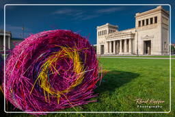 Königsplatz (183) Ballenernte - Michael Beutler