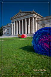 Königsplatz (379) Bale Harvest - Michael Beutler