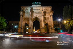 Siegestor, Munich by night (38)
