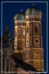 Munich de nuit (72) Frauenkirche
