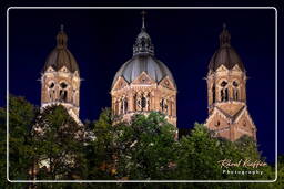 St Lukas, Munich by night (125)