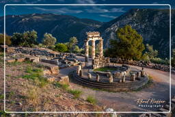 Tholos at Sanctuary of Athena Pronaia, Delphi (395)