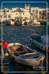 Naoussa, Paros (1215)
