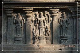 Grotte 16 (Temple de Kailâsanâtha), Grottes d’Ellora (3)