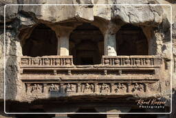 Grotte 16 (Temple de Kailâsanâtha), Grottes d’Ellora (17)