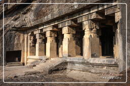 Grotte di Ellora (660) Grotta 14 (Ravan Ki Khai)