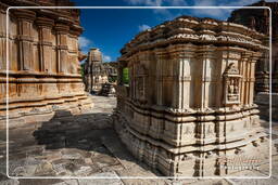 Sahasra Bahu Temples, Nagda (137)