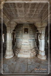 Ranakpur (462) Chaturmukha Dharana Vihara (Hauptschrein)