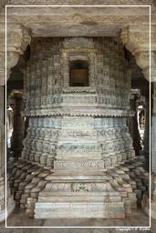 Ranakpur (473) Chaturmukha Dharana Vihara (Santuario principale)