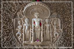 Ranakpur (636) Chaturmukha Dharana Vihara (Parshvanatha com 1008 cabeças de serpente)