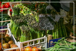 Campo dei Fiori (4) Markt - Asparagi verdi