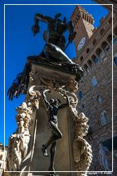Florenz (108) Piazza della Signoria - Benvenuto Cellinis Perseus mit dem Kopf der Medusa