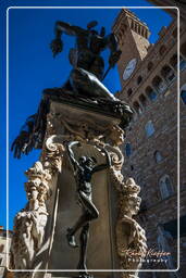 Firenze (108) Piazza della Signoria - Perseo con la testa di Medusa di Benvenuto Cellini