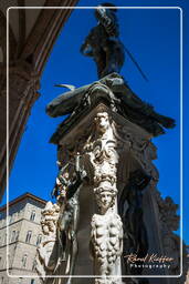 Florenz (111) Piazza della Signoria - Benvenuto Cellinis Perseus mit dem Kopf der Medusa