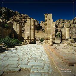Arched Gate, Petra (37)