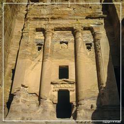 Petra (52) Tomba dell’Urna