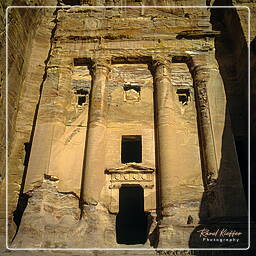 Petra (52) Urn Tomb