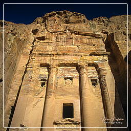 Urn Tomb, Petra (53)