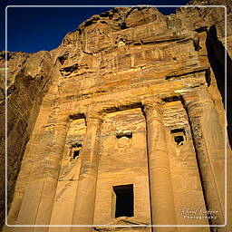 Urn Tomb, Petra (63)