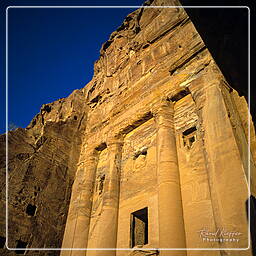 Urn Tomb, Petra (64)