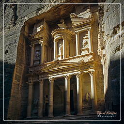 Khazneh, Petra (91)