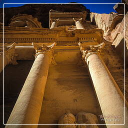 Khazneh, Petra (98)