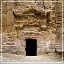 Petra (109) Tomb 69