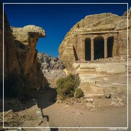 Petra (123) Tomba del Giardino