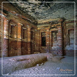 Lion Triclinium, Petra (127)