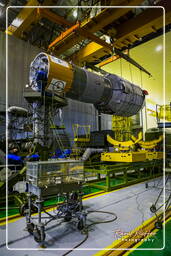 Mating Block E on Soyuz Packet, GIOVE-B launch campaign (4872)