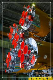 Mating Block E on Soyuz Packet, GIOVE-B launch campaign (5067)