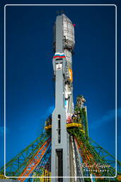 Soyuz rollout, GIOVE-B launch campaign (5343)
