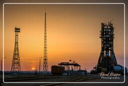Soyuz launch day, GIOVE-B launch campaign (5628)