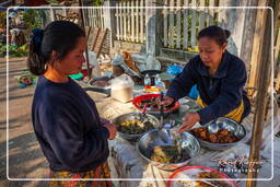 Mercato di Luang Prabang (107)