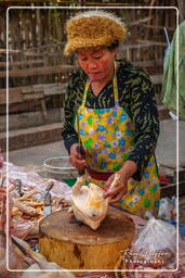 Mercato di Luang Prabang (146)