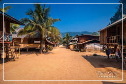 Village on the Nam Ou (13)