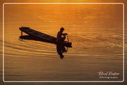 Ilha Don Khong (528) Pescar no Mekong