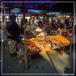Birmanie (376) Bagan - Market