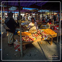 Birmanie (376) Bagan - Market