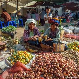 Birmanie (388) Bagan - Market