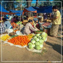 Birmanie (401) Bagan - Market