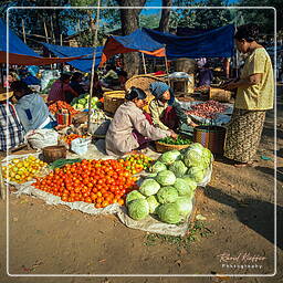 Birmanie (401) Bagan - Market