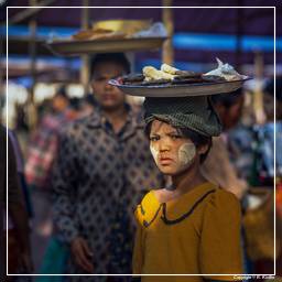 Birmanie (405) Bagan - Market